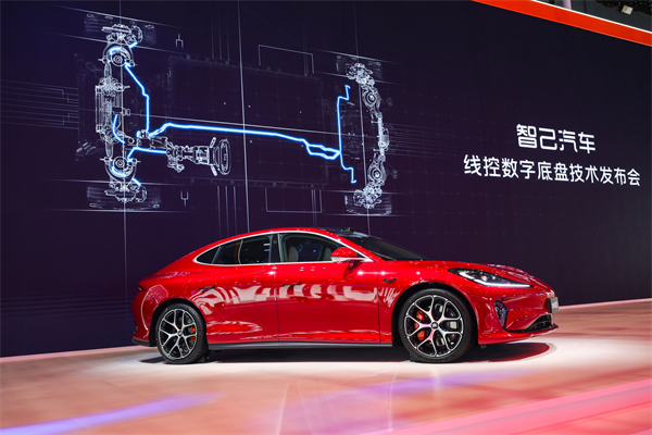 智己汽車發(fā)布線控數(shù)字底盤技術(shù)，今年下半年率先量產(chǎn)上車線控底盤 開啟“具身智能”新時代