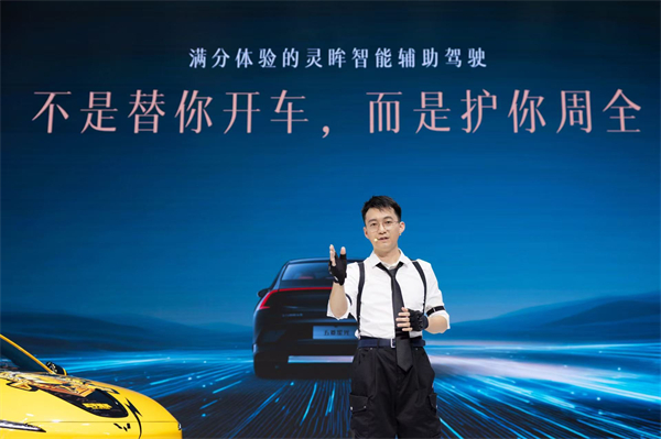 10.98萬元起！五菱星光2025款開啟預(yù)售，攜手《和平精英》打造年輕人的智能實戰(zhàn)利器！