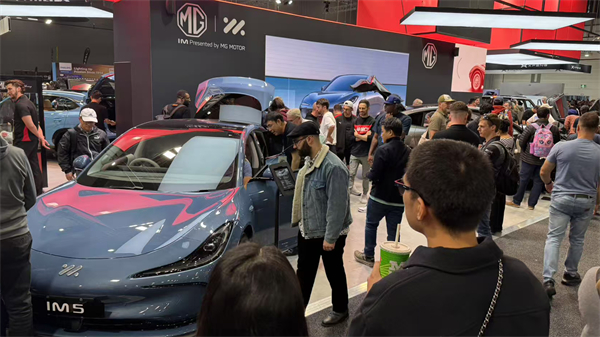 智己汽車正式登陸澳大利亞，雙車閃耀墨爾本車展